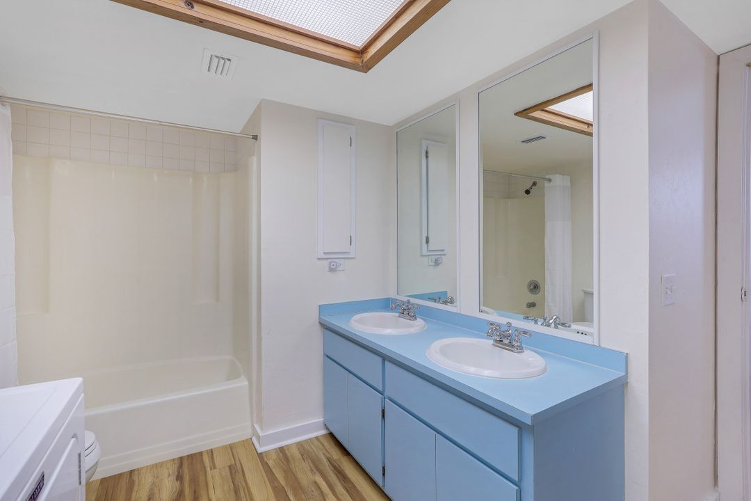 8642 Whispering Pines Dr, Saint James City, FL 33956