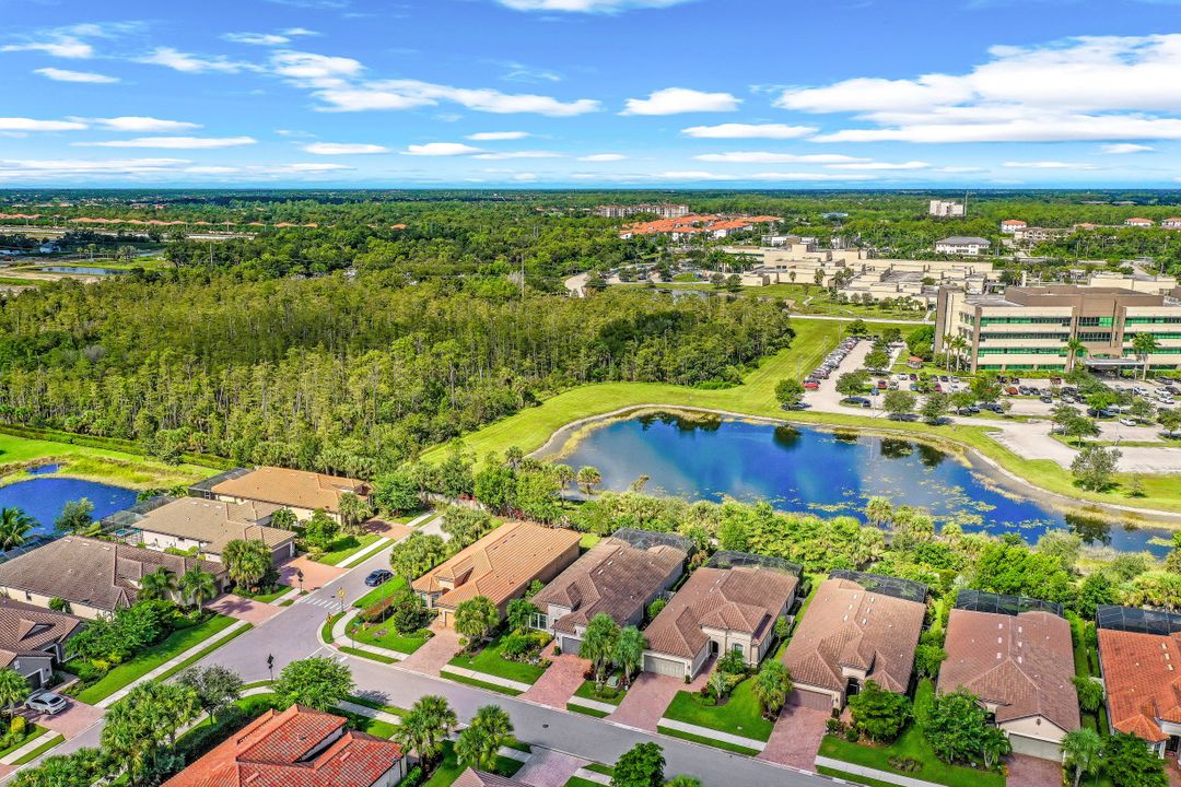 8447 Palacio Terrace W, Naples, FL 34114