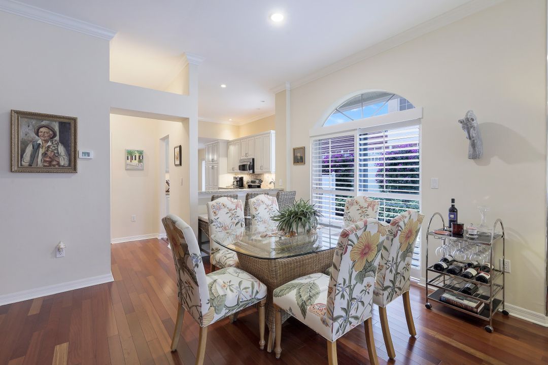 2208 Paget Cir, Naples, FL 34112