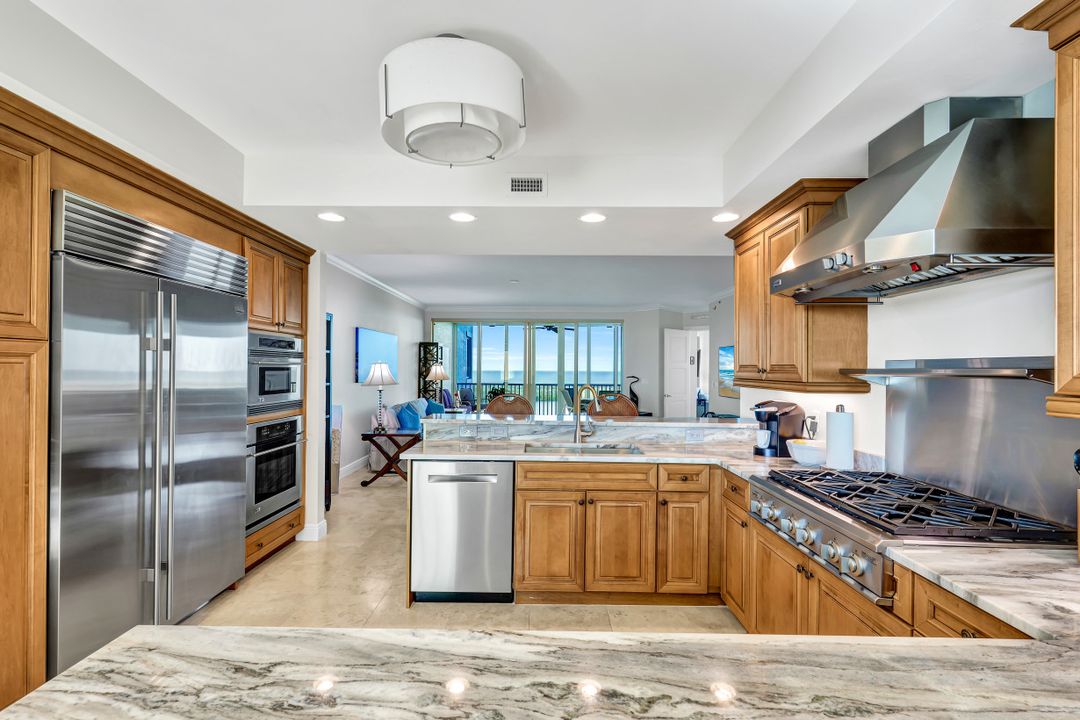 265 Indies Way #1404, Naples, FL 34110