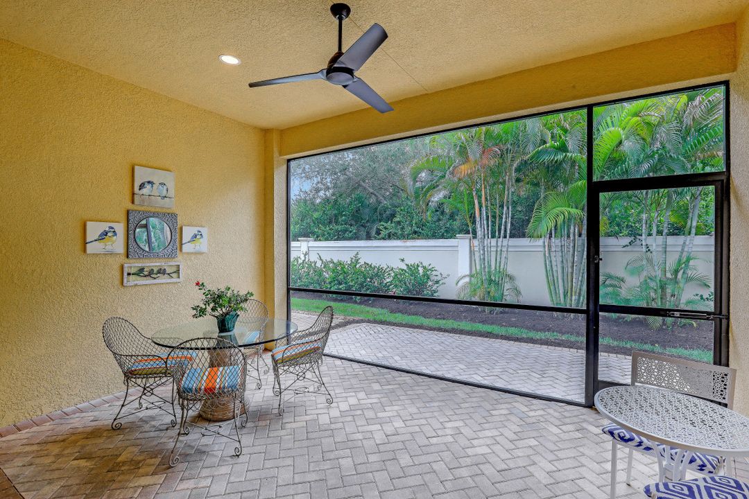 13395 Silktail Dr, Naples, FL 34109