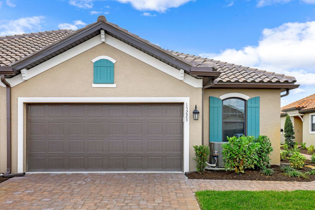 15223 Tolmino St, Naples, FL 34114