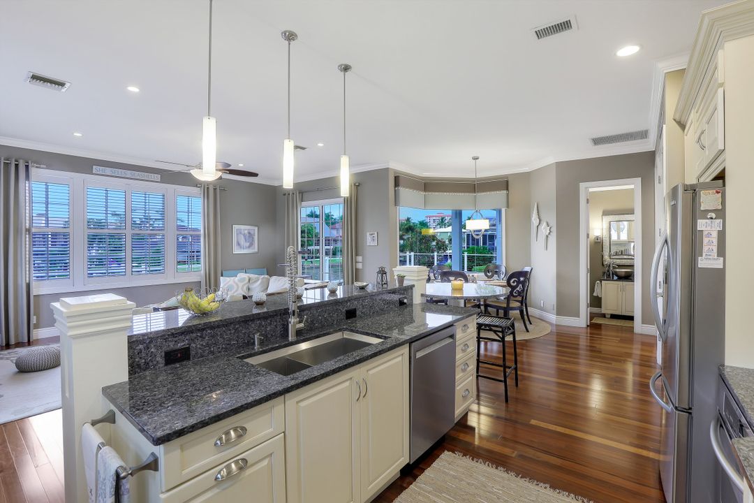 206 Flamingo Ave, Naples, FL 34108