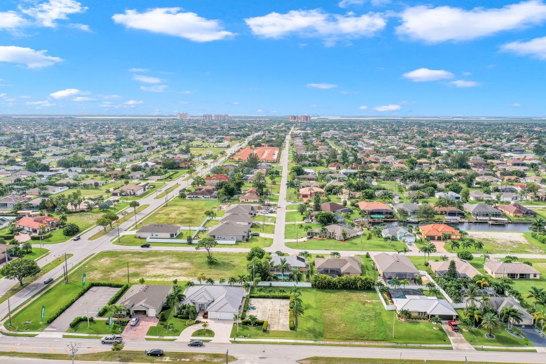 1612 Beach Pkwy W, Cape Coral, FL 33914