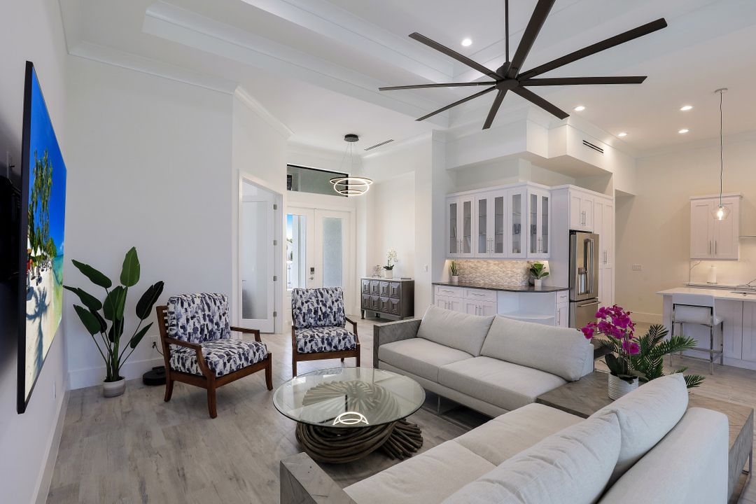 670 Amber Dr, Marco Island, FL 34145