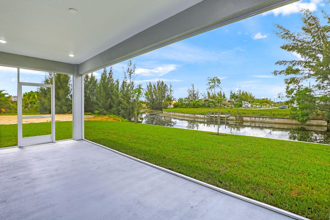 1425 SW 24th St, Cape Coral, FL 33991