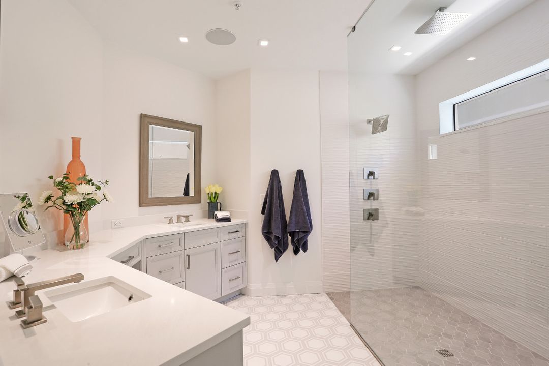 3725 Rachel Ln, Naples, FL 34103