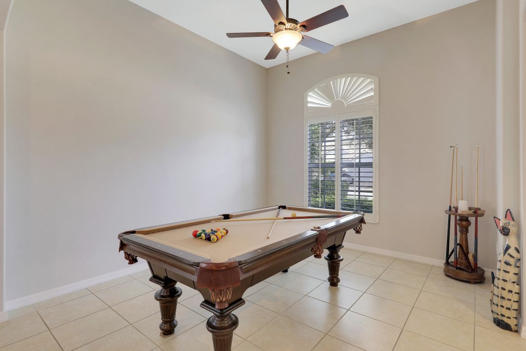 2065 Mandarin Ln, Naples, FL 34120