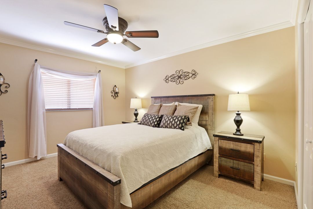 644 94th Ave N, Naples, FL 34108