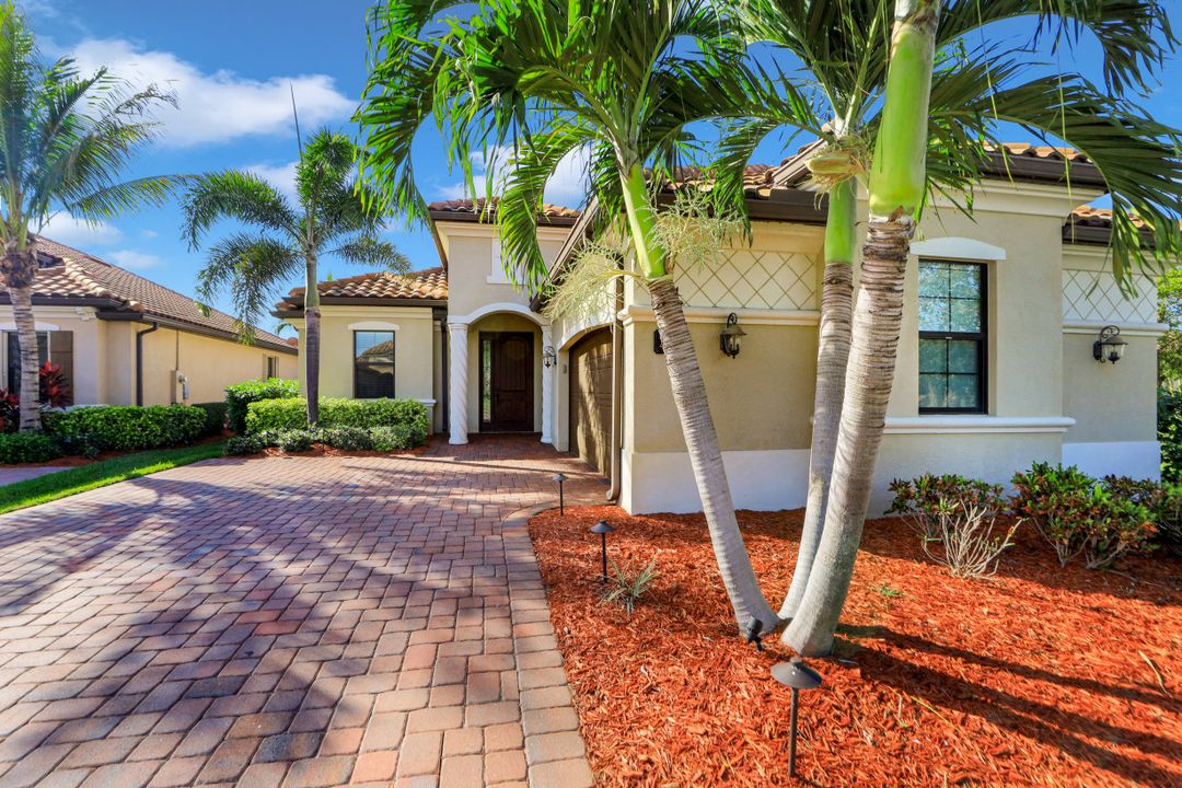 28600 Derry Ct, Bonita Springs, FL 34135