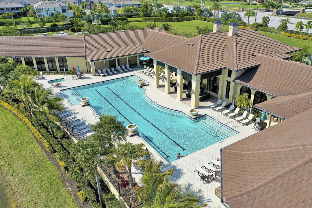 2149 Frangipani Cir #101, Naples, FL 34120