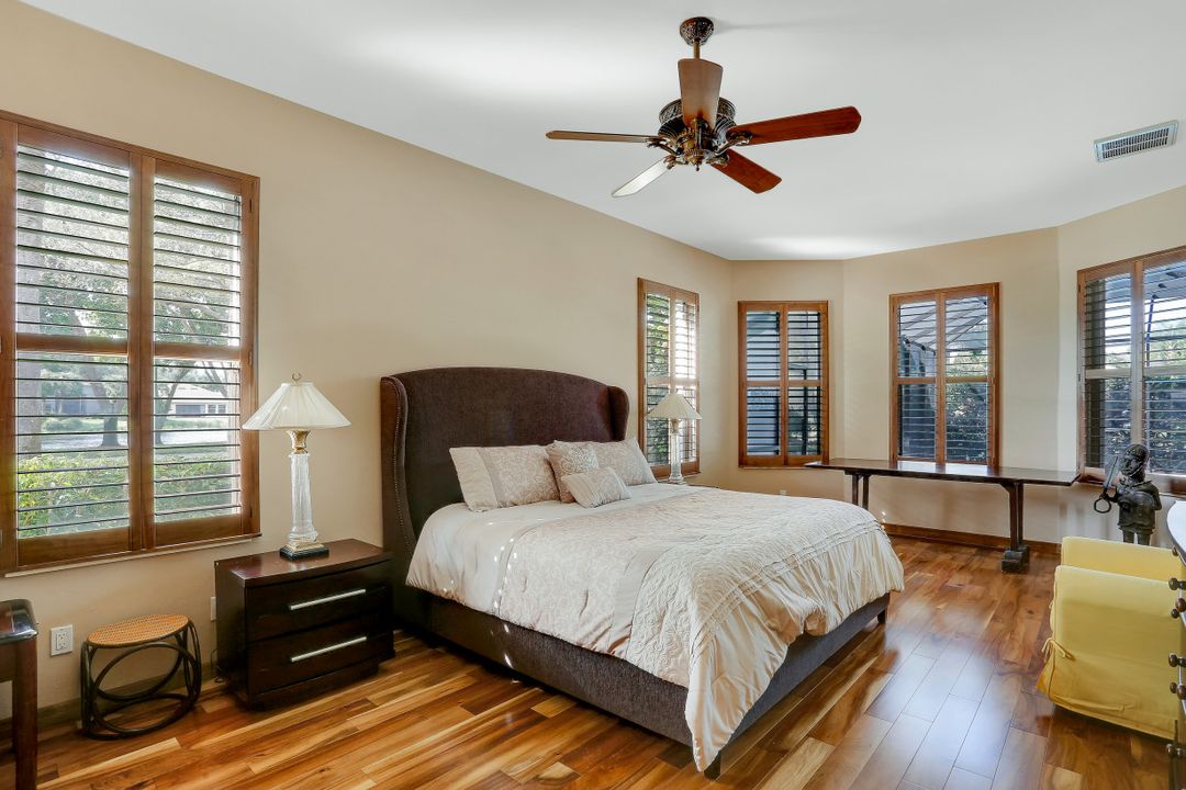 6615 Chestnut Cir, Naples, FL 34109