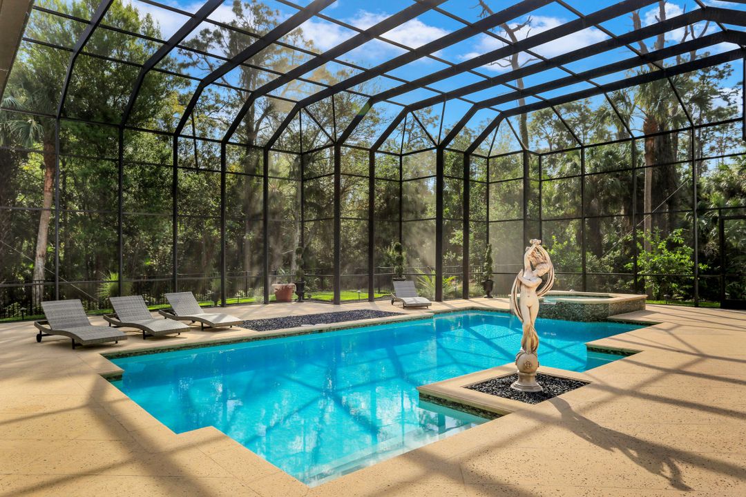 4642 Idylwood Ln, Naples, FL 34119