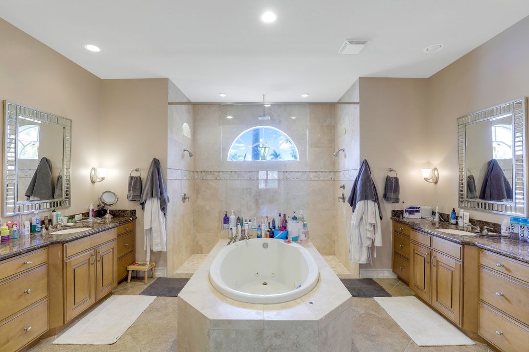 5119 Post Oak Ln, Naples, FL 34105