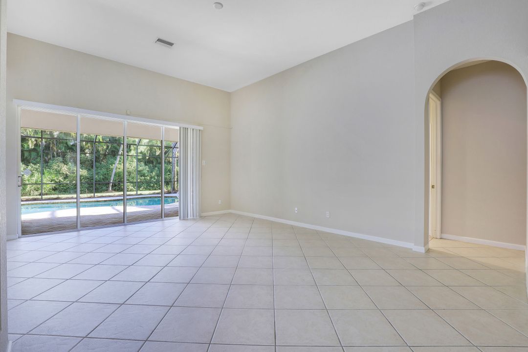 7826 Founders Cir, Naples, FL 34104
