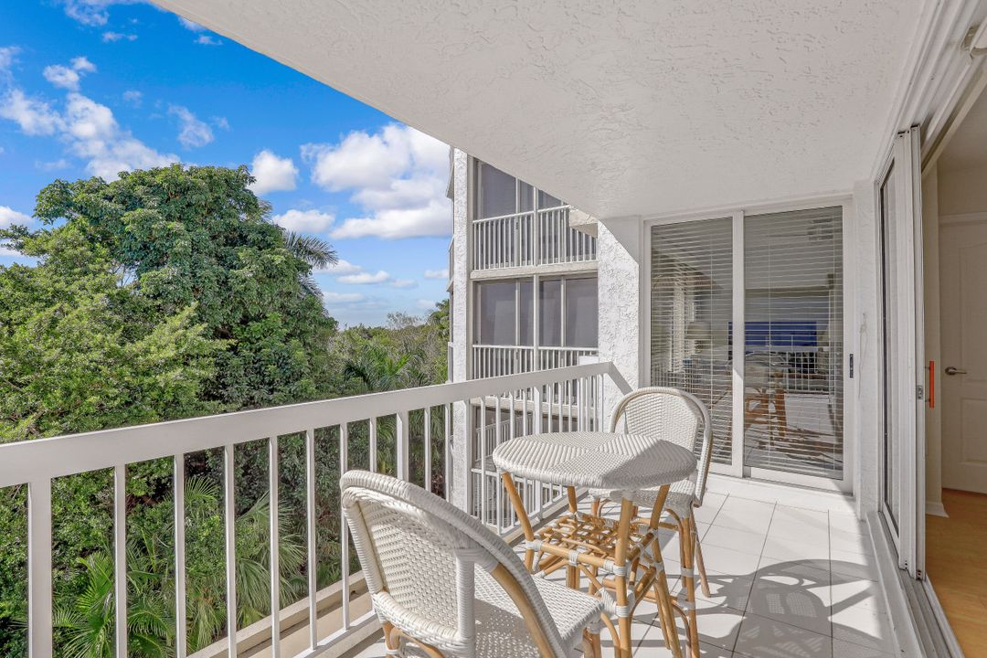 5501 Heron Point Dr #202, Naples, FL 34108