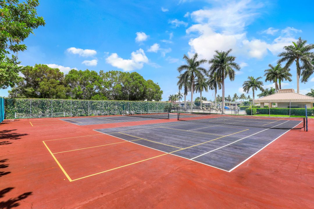 11118 Gulf Shore Dr #A503, Naples, FL 34108