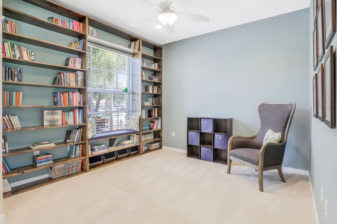 2039 Sagebrush Cir, Naples, FL 34120