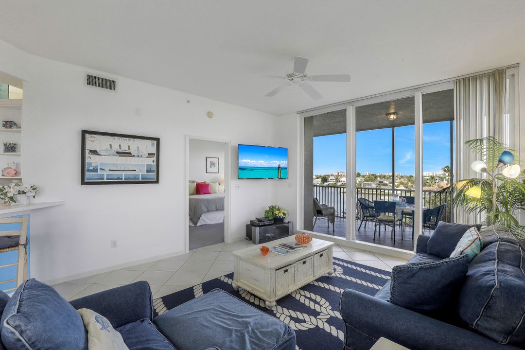 450 Launch Cir #504, Naples, FL 34108