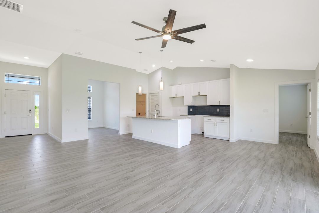 3107 35th St SW, Lehigh Acres, FL 33976