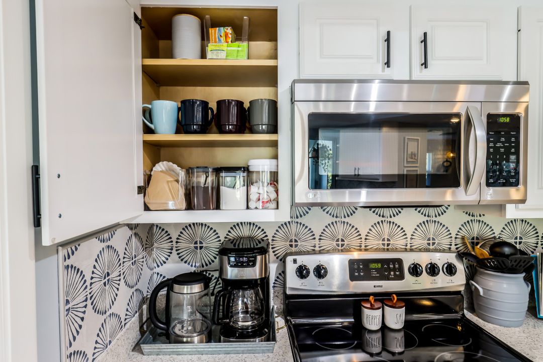 4459 Parrot Ave, Naples, FL 34104