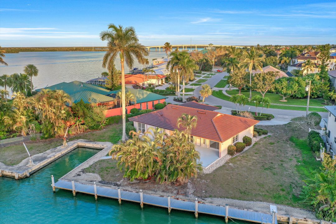 1260 Laurel Ct, Marco Island, FL 34145