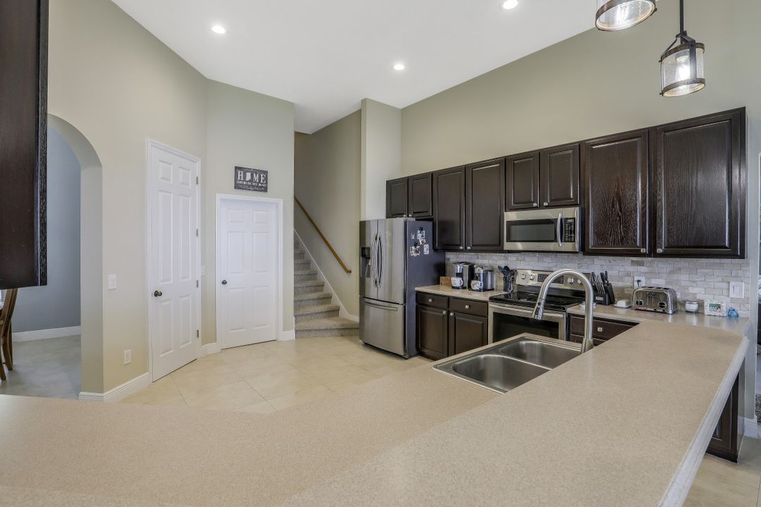 2198 Grove Dr, Naples, FL 34120