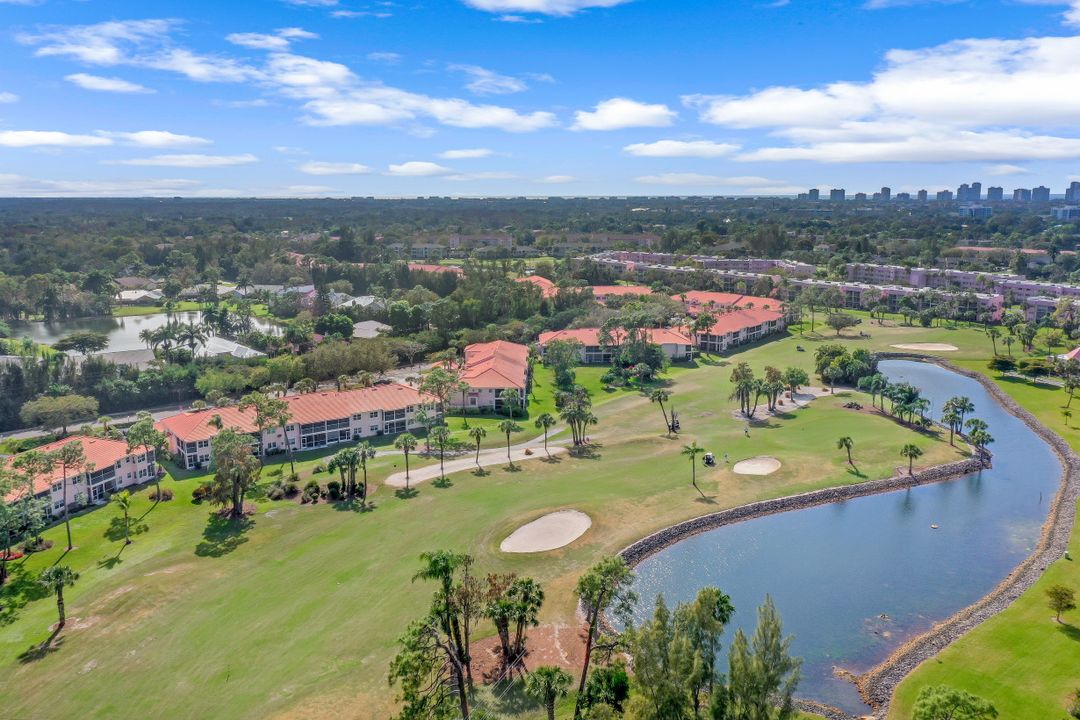 368 Woodshire Ln #B10, Naples, FL 34105