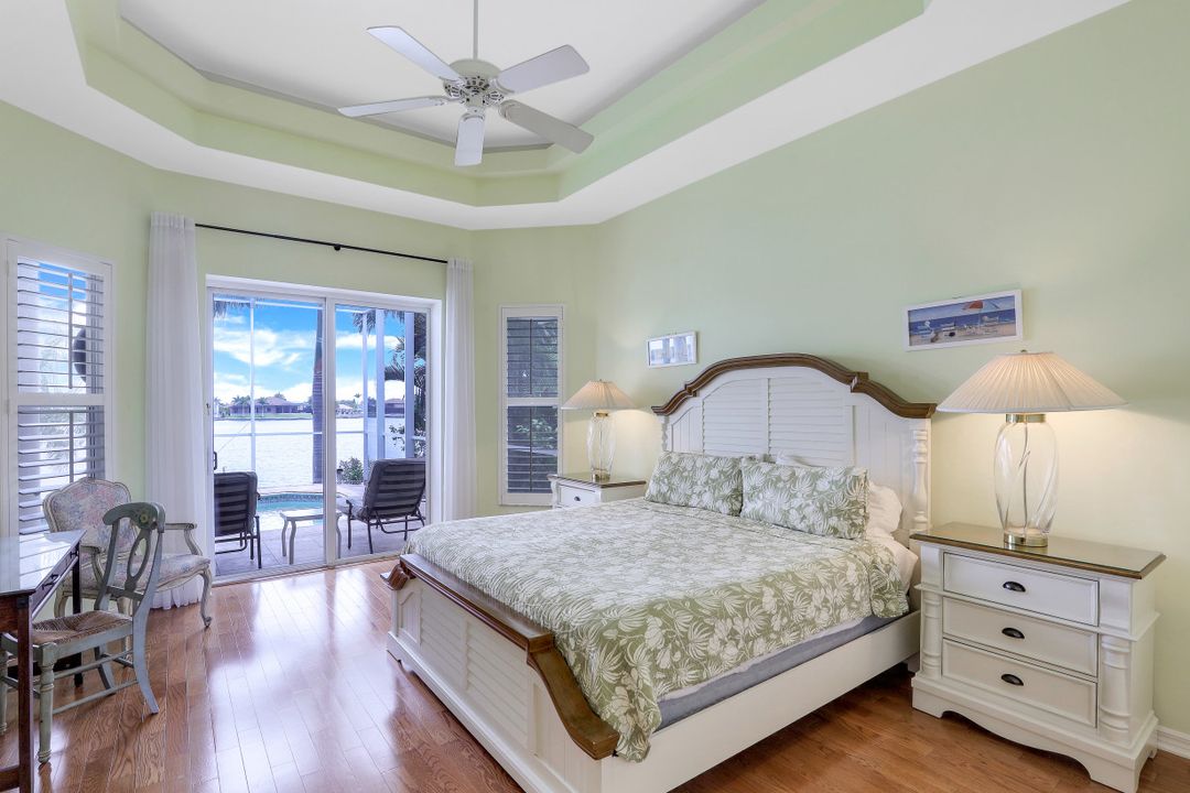 101 Landmark St, Marco Island, FL 34145