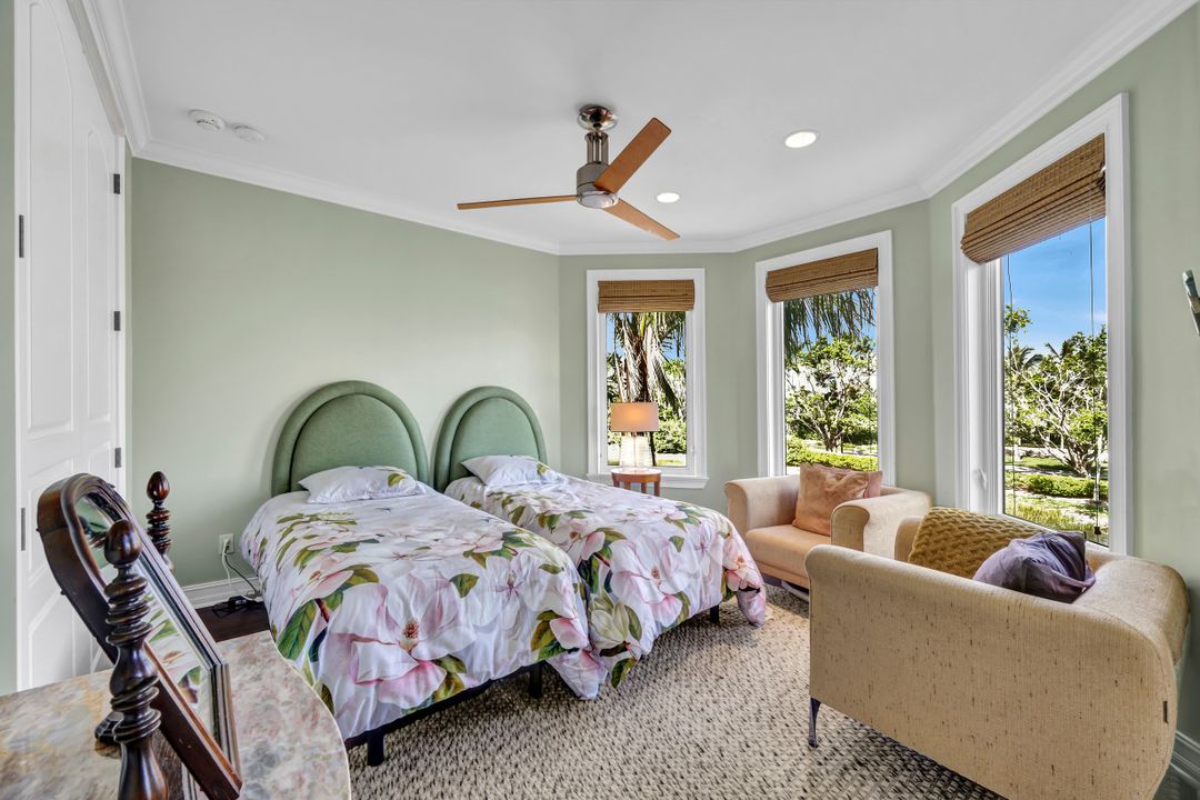 18020 Via Bellamare Ln, Miromar Lakes, FL 33913