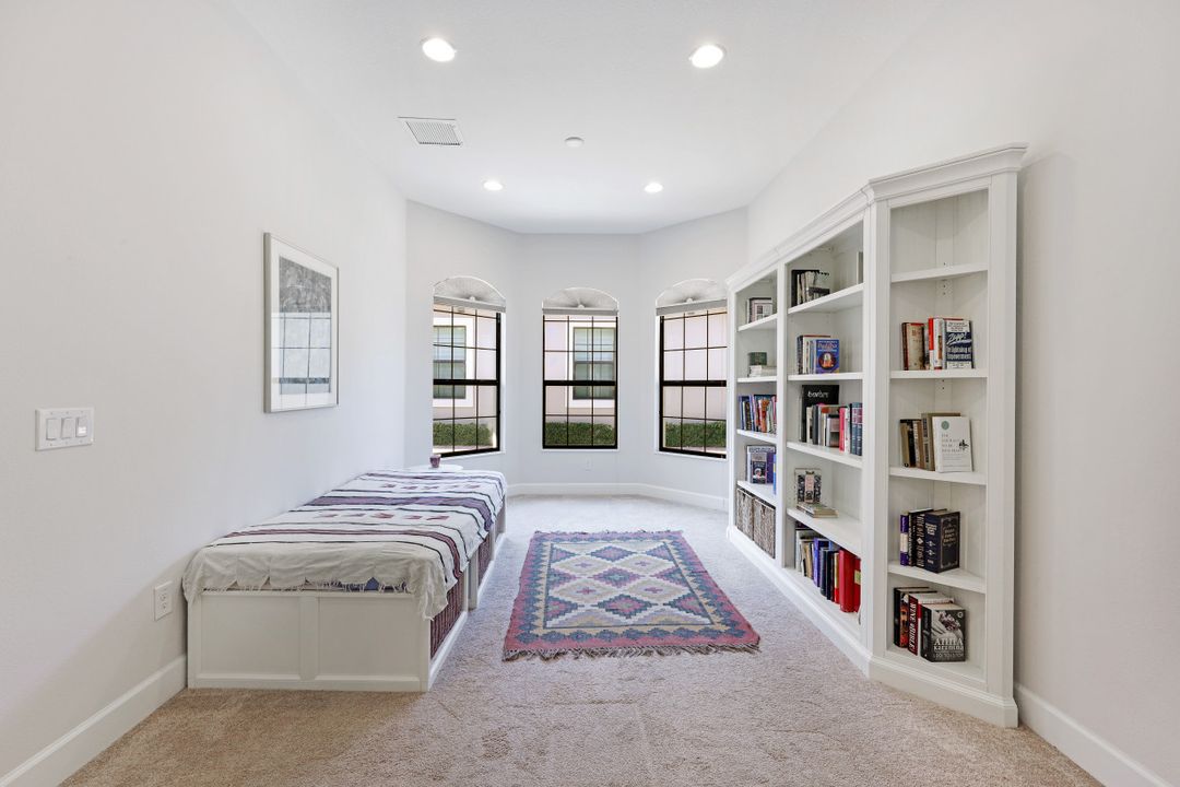 9123 Isla Bella Cir, Bonita Springs, FL 34135