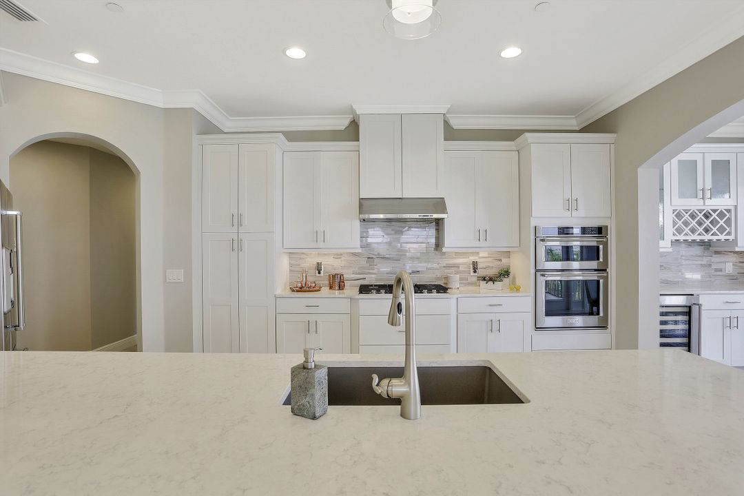 16437 Carrara Way #202, Naples, FL 34110