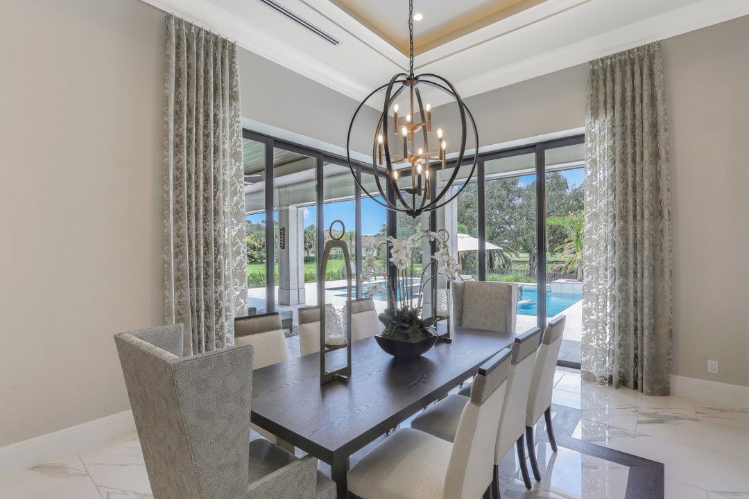 13610 Pondview Cir, Naples, FL 34119