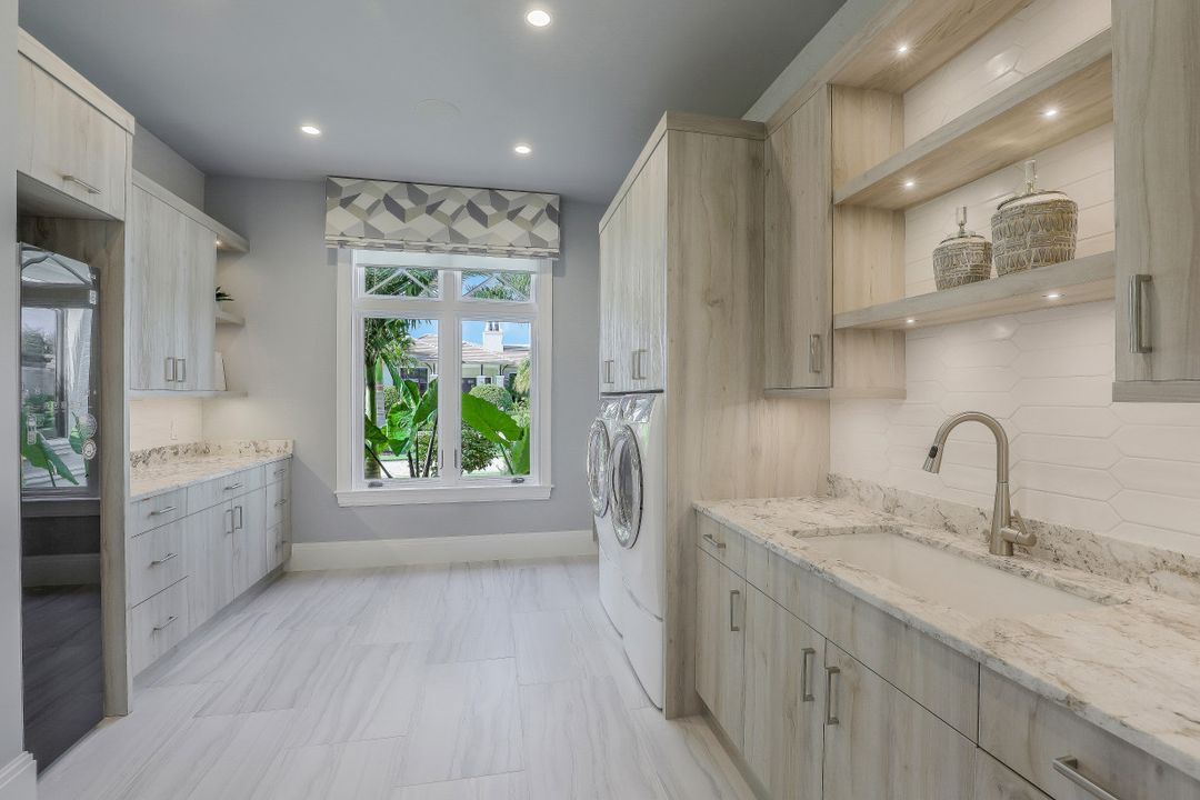 5937 Sunnyslope Dr, Naples, FL 34119