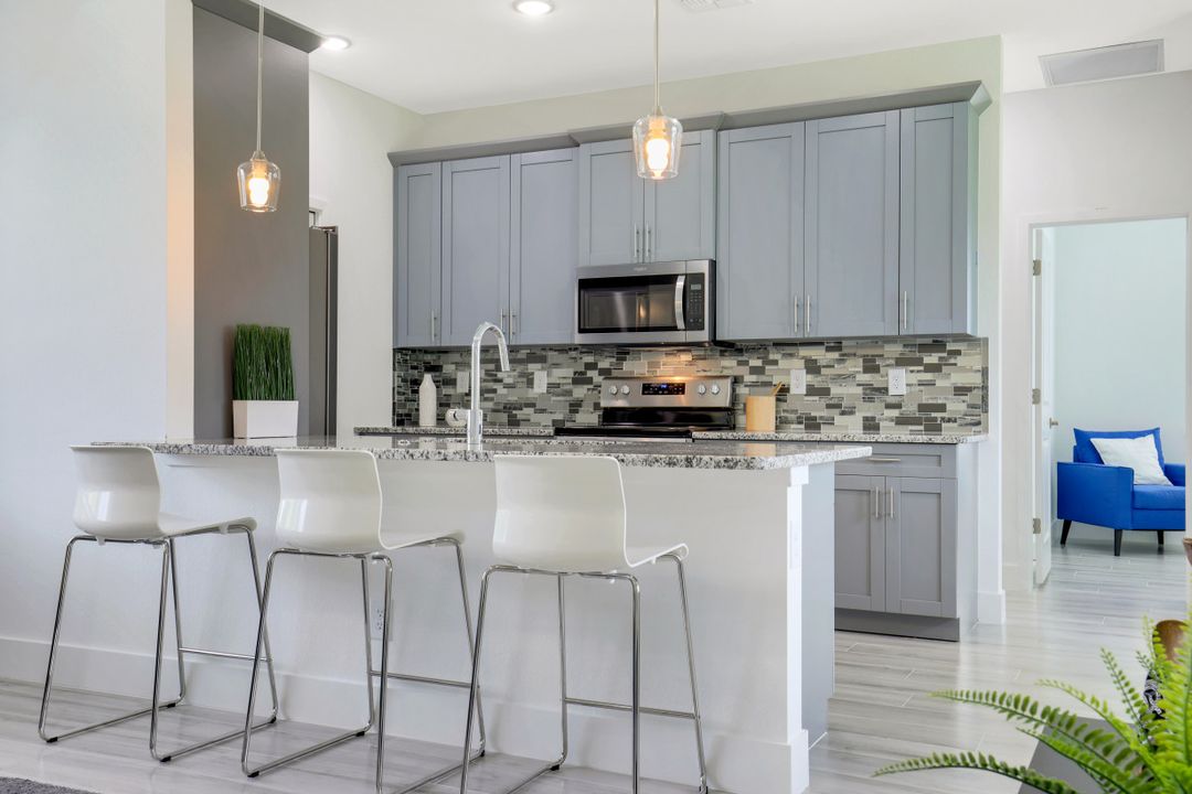 853 SW 13th St, Cape Coral, FL 33991