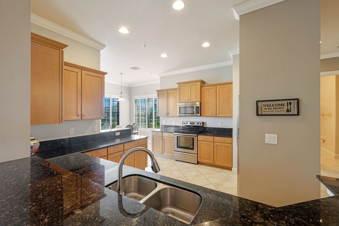 10380 Glastonbury Cir #202, Fort Myers, FL 33913