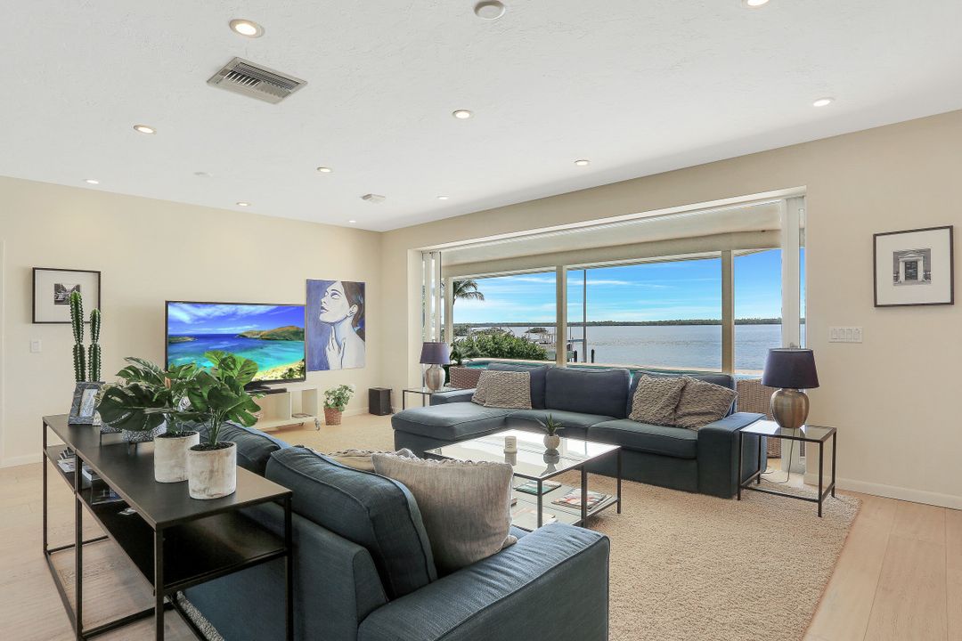 1028 W Inlet Dr, Marco Island, FL 34145