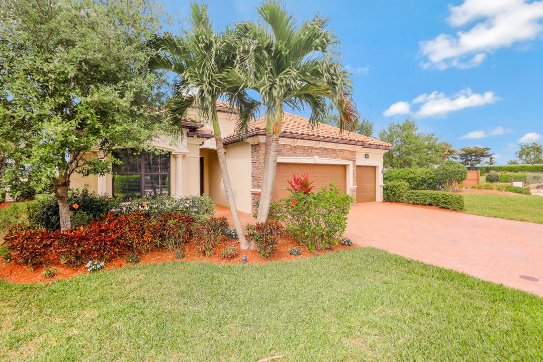 28520 Longford Ct, Bonita Springs, FL 34135