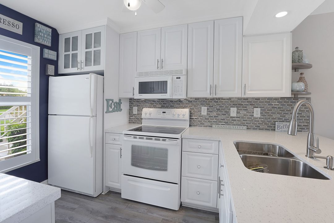 1365 Mainsail Dr #1605, Naples, FL 34114