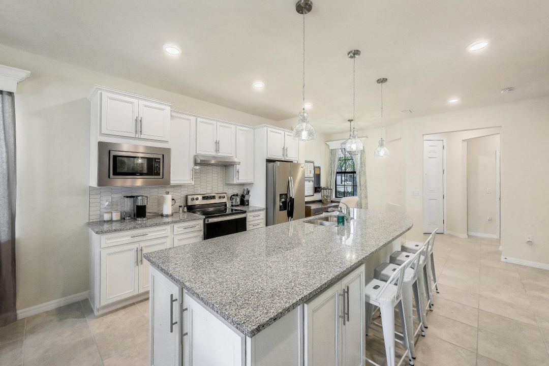 12010 Westmoreland Way, Fort Myers, FL 33913