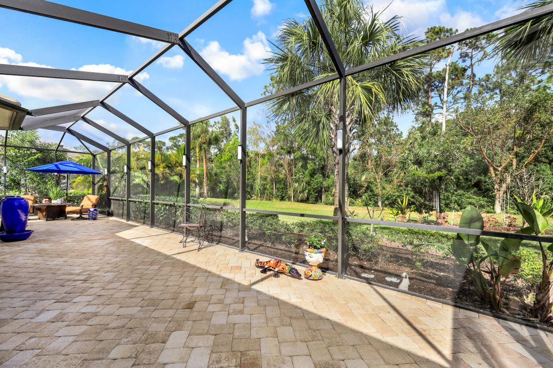 2303 Somerset Pl, Naples, FL 34120