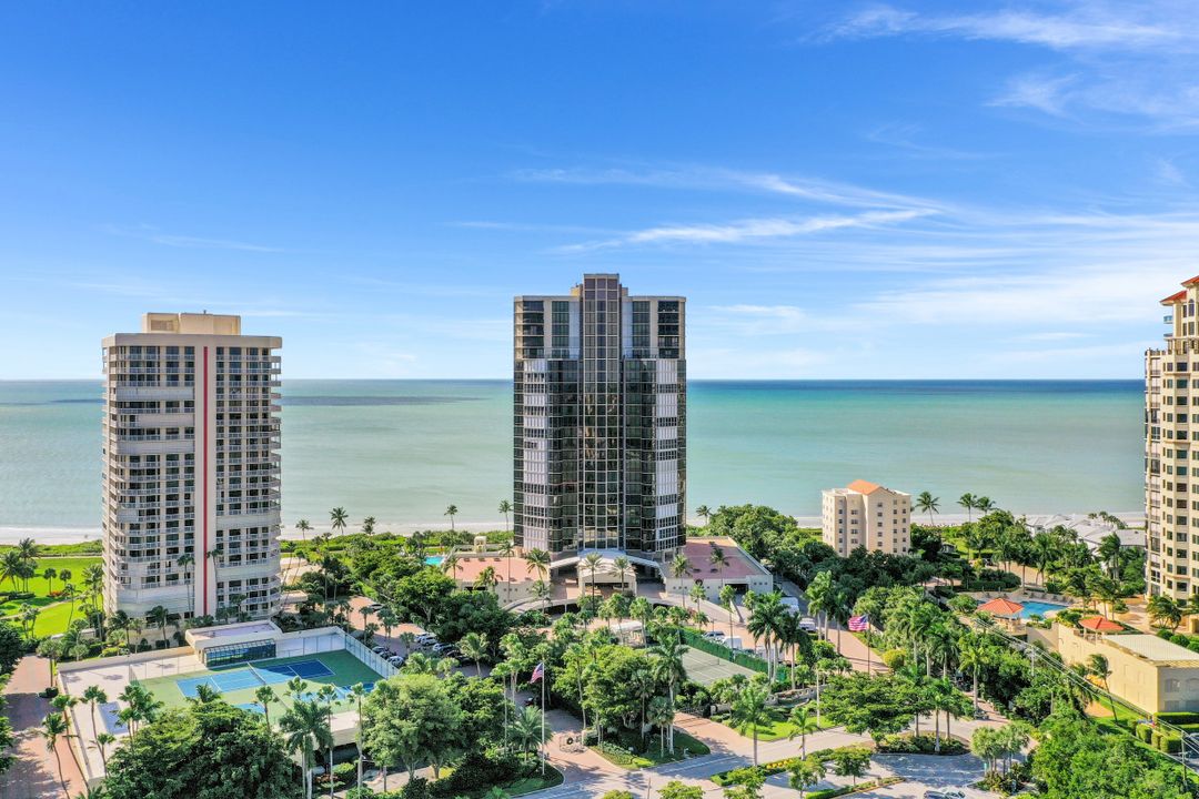 4951 Gulf Shore Blvd #302, Naples, FL 34103