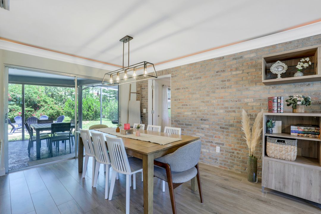 633 Cypress Way E, Naples, FL 34110