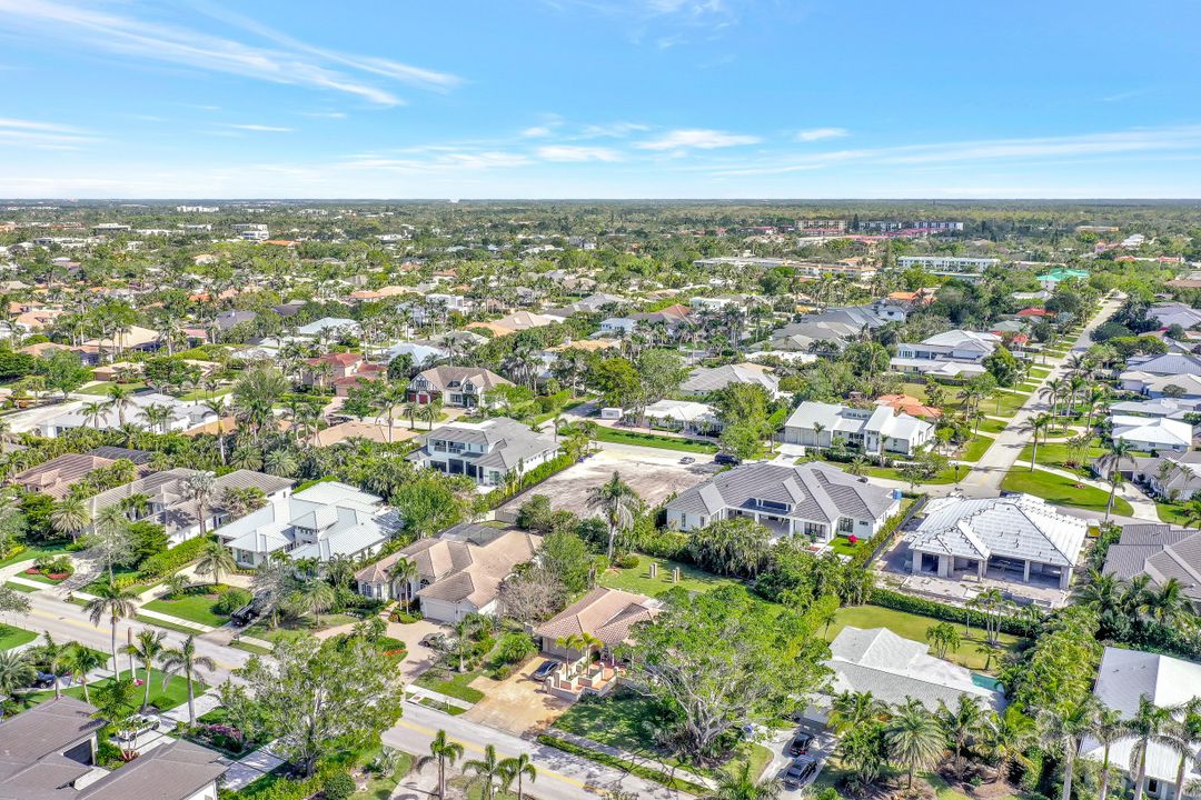 3000 Crayton Rd, Naples, FL 34103