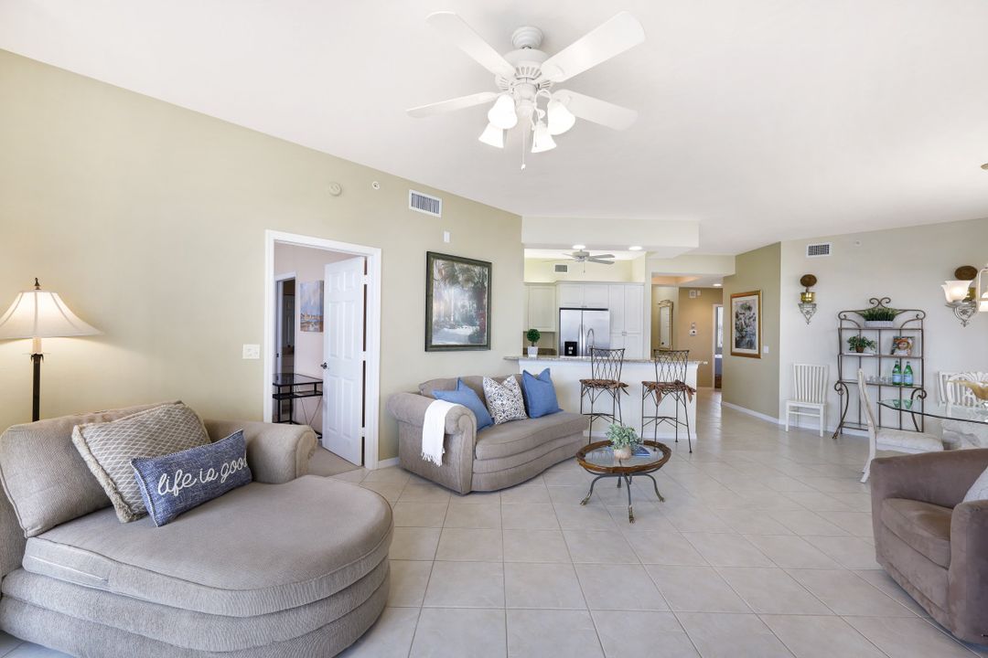 450 Launch Cir #401, Naples, FL 34108