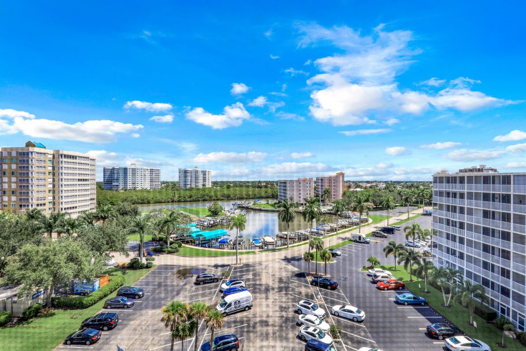 5 Bluebill Ave #810, Naples, FL 34108