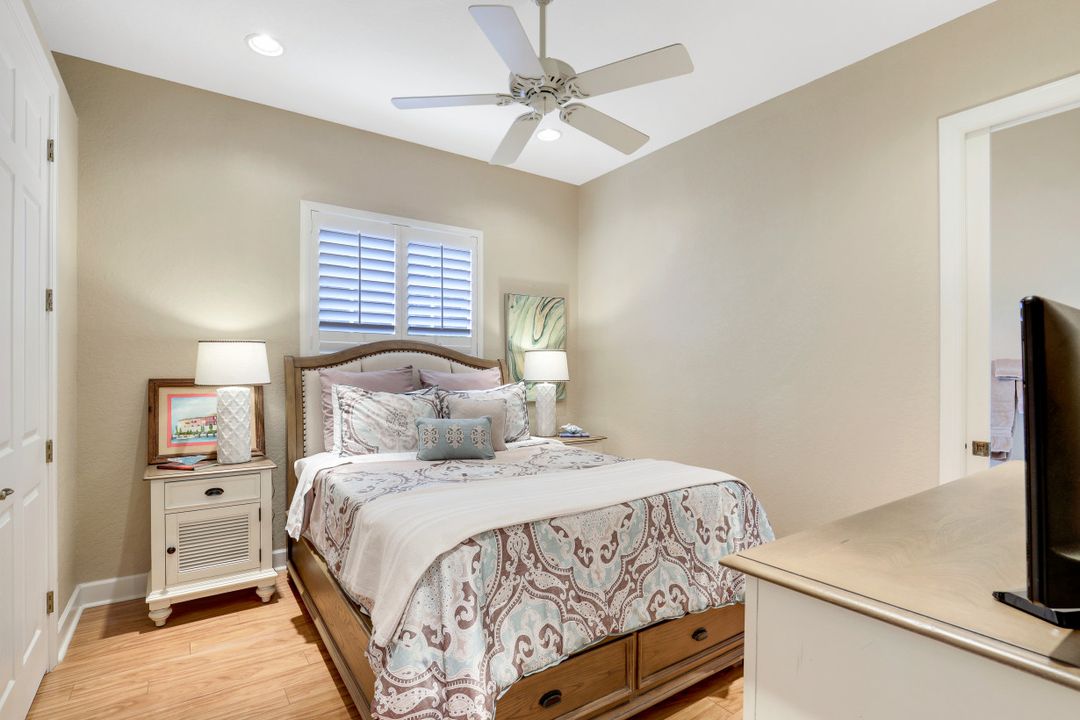 8733 Hideaway Harbor Ct, Naples, FL 34120