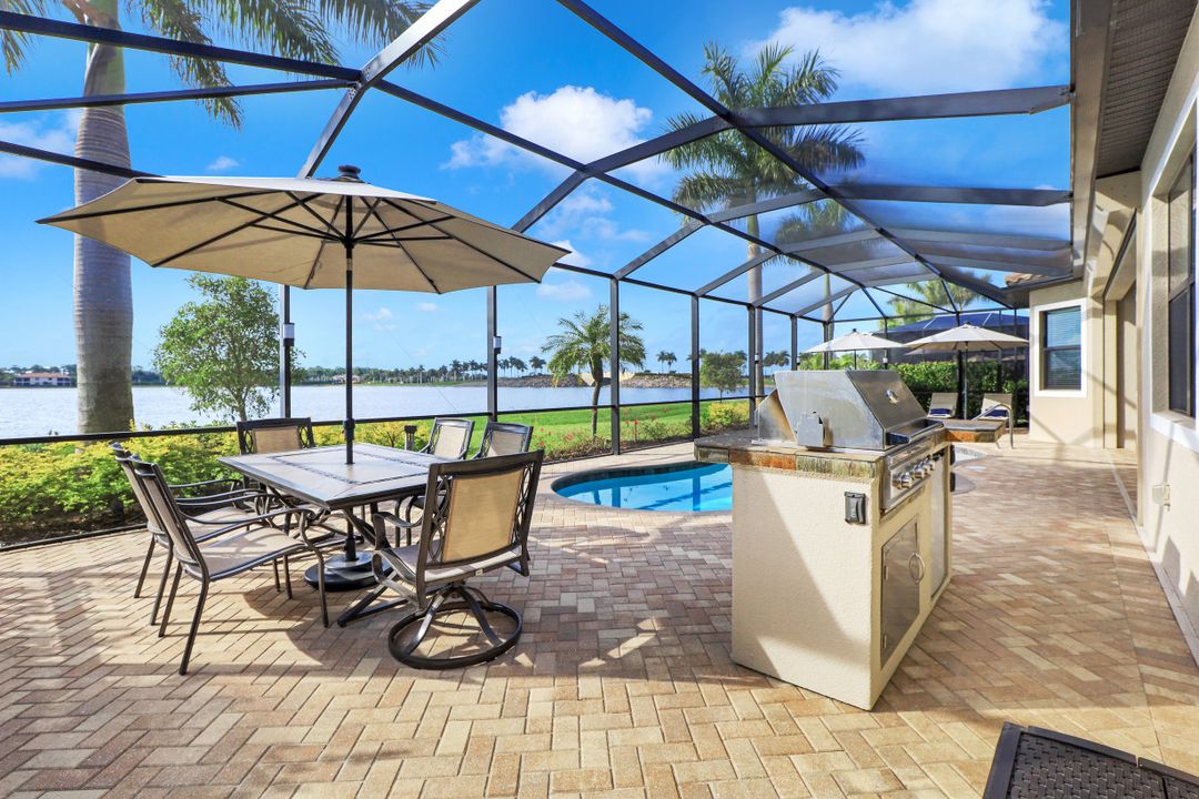 10066 Biscayne Bay Ln, Naples, FL 34120