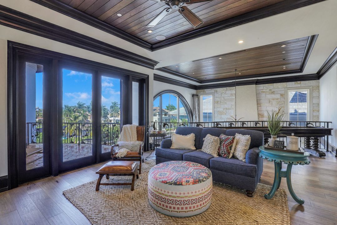 10080 Gulf Shore Dr, Naples, FL 34108