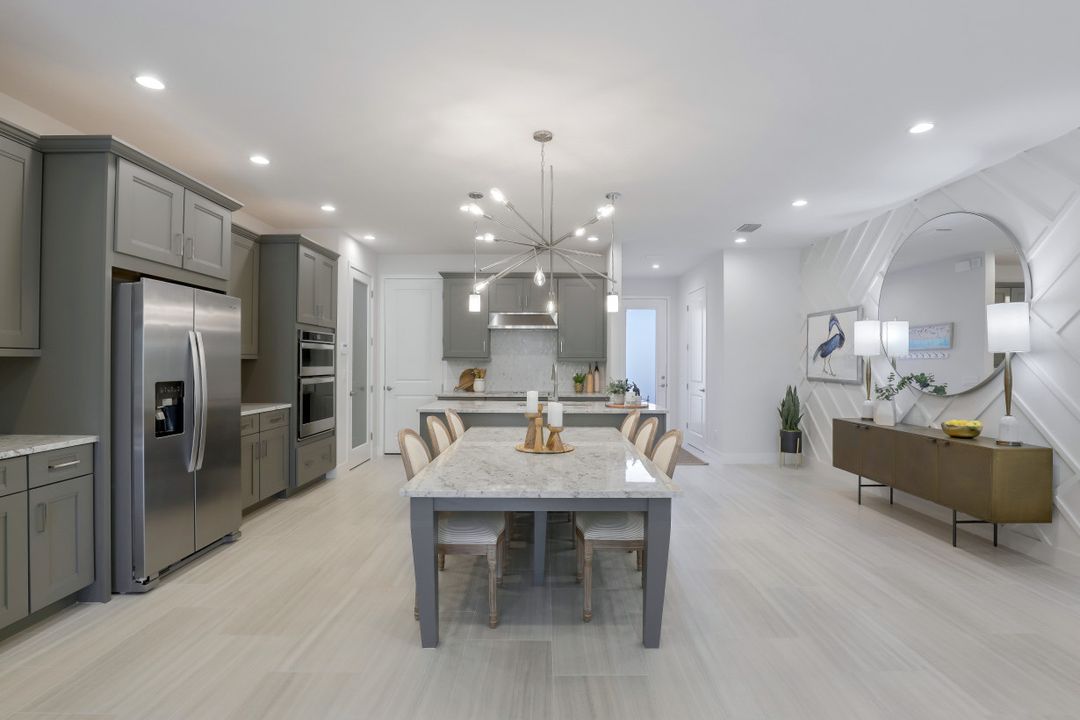 12944 Pembroke Dr, Naples, FL 34105